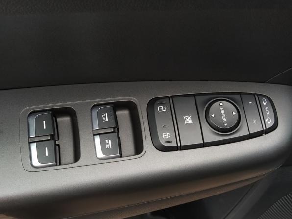 Kia Sportage IV Рестайлинг с пробегом 2018 года, цена 2 100 000 рублей, 104465 км, внедорожник, Автокод Объявления