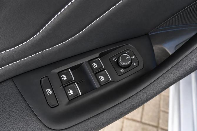 Volkswagen Passat B8 Рестайлинг с пробегом 2021 года, цена 2 180 000 рублей, 150561 км, универсал, Автокод Объявления