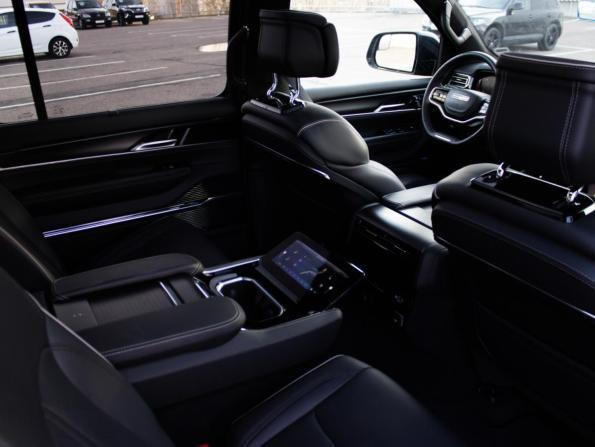 Jeep Wagoneer WS с пробегом 2024 года, цена 13 590 000 рублей, 8242 км, внедорожник, Автокод Объявления