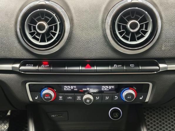 Audi A3 III (8V) Рестайлинг с пробегом 2017 года, цена 2 218 000 рублей, 125383 км, седан, Автокод Объявления