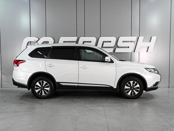 Mitsubishi Outlander III Рестайлинг с пробегом 2015 года, цена 1 679 000 рублей, 146755 км, внедорожник, Автокод Объявления