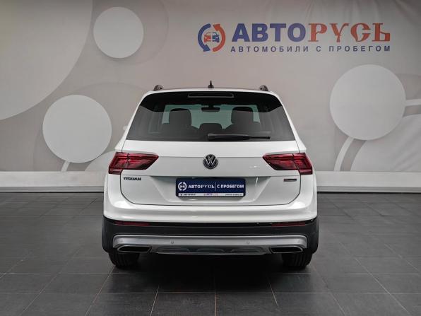 Volkswagen Tiguan II с пробегом 2018 года, цена 2 545 000 рублей, 103038 км, внедорожник, Автокод Объявления