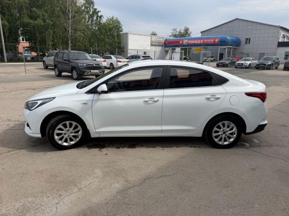 Hyundai Solaris II Рестайлинг с пробегом 2021 года, цена 1 620 000 рублей, 92092 км, седан, Автокод Объявления