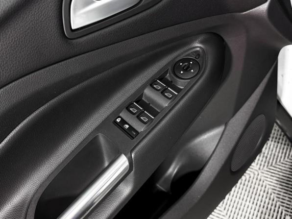 Ford Kuga II Рестайлинг с пробегом 2018 года, цена 1 640 000 рублей, 75427 км, внедорожник, Автокод Объявления