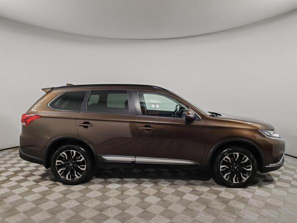 Mitsubishi Outlander III Рестайлинг 3 с пробегом 2021 года, цена 2 249 000 рублей, 107418 км, внедорожник, Автокод Объявления