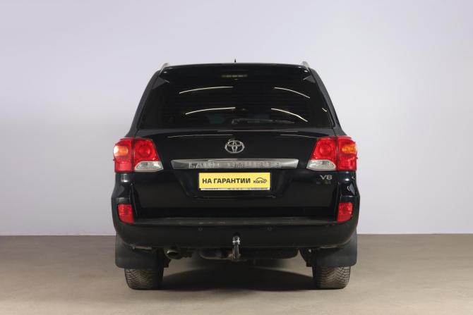 Toyota Land Cruiser 200 Series Рестайлинг 1 с пробегом 2015 года, цена 4 399 000 рублей, 375000 км, внедорожник, Автокод Объявления