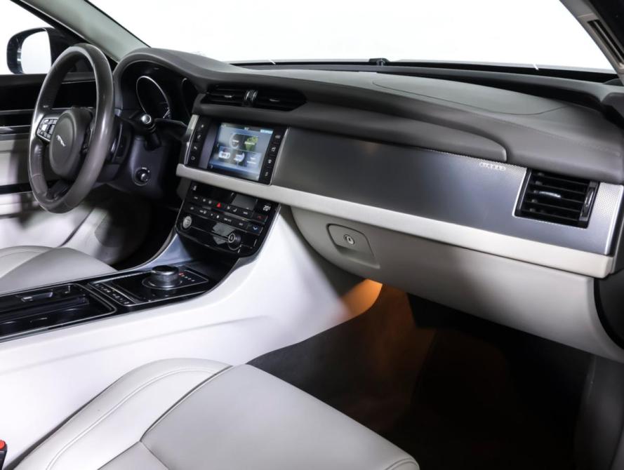 Jaguar XF II Москва  - изображение 11