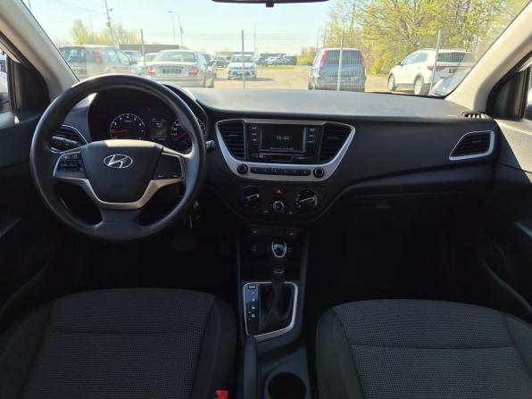 Hyundai Solaris II с пробегом 2017 года, цена 1 350 000 рублей, 134303 км, седан, Автокод Объявления