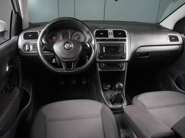 Volkswagen Polo V Рестайлинг с пробегом 2017 года, цена 958 000 рублей, 190537 км, седан, Автокод Объявления