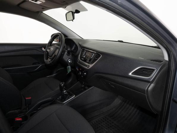 Hyundai Solaris II с пробегом 2018 года, цена 1 055 000 рублей, 213000 км, седан, Автокод Объявления