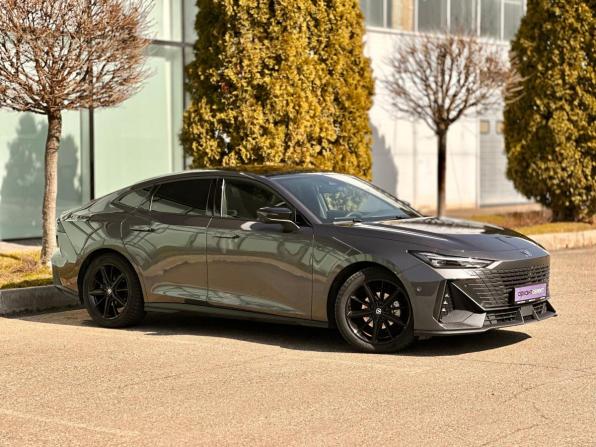 Changan UNI-V I с пробегом 2024 года, цена 2 250 000 рублей, 38000 км, лифтбек, Автокод Объявления