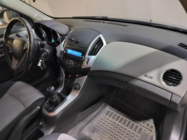 Chevrolet Cruze I Рестайлинг с пробегом 2013 года, цена 670 000 рублей, 250655 км, хэтчбек, Автокод Объявления