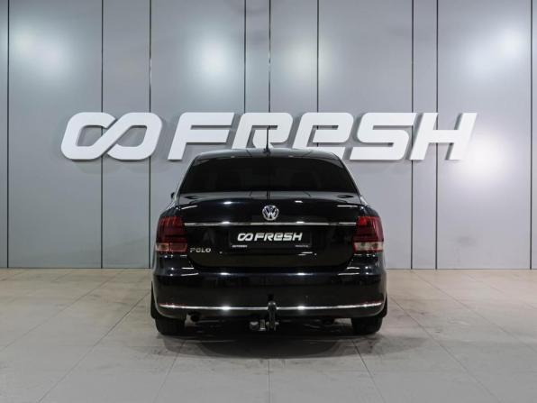 Volkswagen Polo V Рестайлинг с пробегом 2018 года, цена 1 429 000 рублей, 98310 км, седан, Автокод Объявления