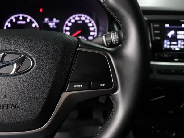 Hyundai Solaris II с пробегом 2018 года, цена 1 300 000 рублей, 133000 км, седан, Автокод Объявления