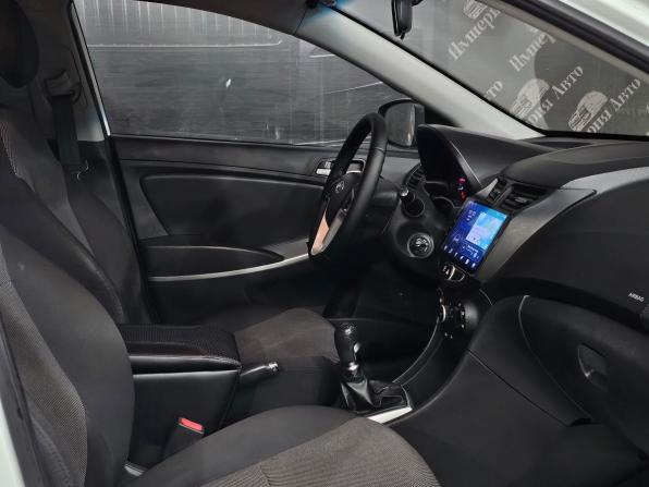 Hyundai Solaris I с пробегом 2013 года, цена 760 000 рублей, 183000 км, седан, Автокод Объявления