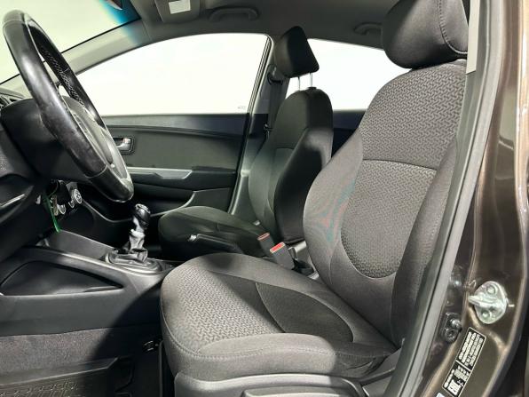Kia Rio III Рестайлинг с пробегом 2017 года, цена 1 000 000 рублей, 100771 км, седан, Автокод Объявления