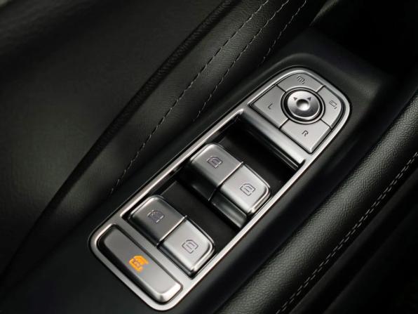Hongqi H5 II с пробегом 2024 года, цена 2 580 000 рублей, 53186 км, седан, Автокод Объявления