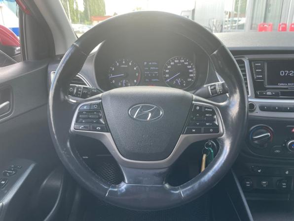 Hyundai Solaris II с пробегом 2019 года, цена 1 373 000 рублей, 122473 км, седан, Автокод Объявления