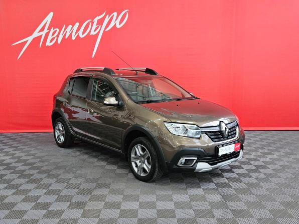 Renault Sandero II Рестайлинг с пробегом 2022 года, цена 1 345 000 рублей, 72236 км, хэтчбек, Автокод Объявления