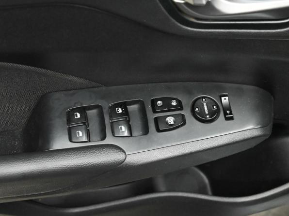 Hyundai Solaris II с пробегом 2019 года, цена 1 340 000 рублей, 104756 км, седан, Автокод Объявления