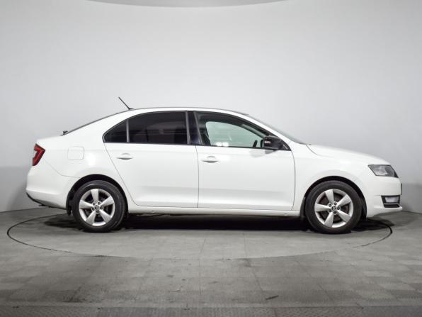 Skoda Rapid I Рестайлинг с пробегом 2017 года, цена 900 000 рублей, 220271 км, лифтбек, Автокод Объявления