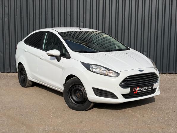 Ford Fiesta Mk6 Рестайлинг с пробегом 2015 года, цена 675 000 рублей, 135100 км, седан, Автокод Объявления