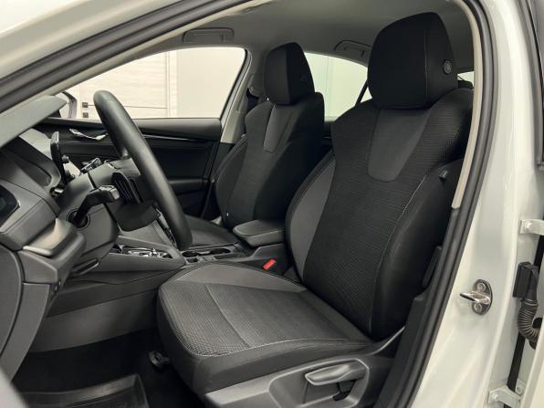 Skoda Octavia IV (A8) с пробегом 2021 года, цена 2 590 000 рублей, 32405 км, лифтбек, Автокод Объявления