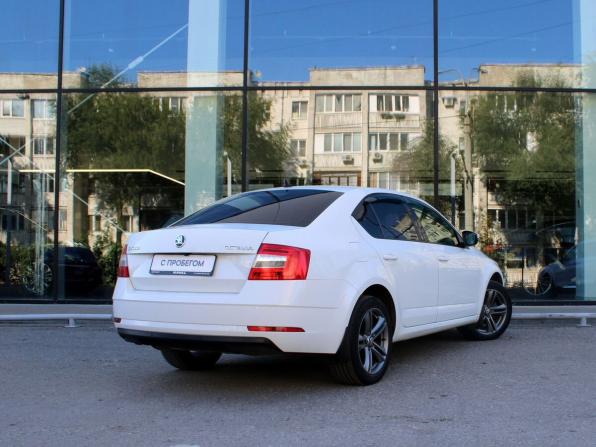 Skoda Octavia III (A7) Рестайлинг с пробегом 2017 года, цена 1 794 000 рублей, 170000 км, лифтбек, Автокод Объявления