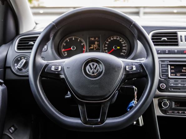 Volkswagen Polo V Рестайлинг с пробегом 2017 года, цена 1 078 000 рублей, 191352 км, седан, Автокод Объявления
