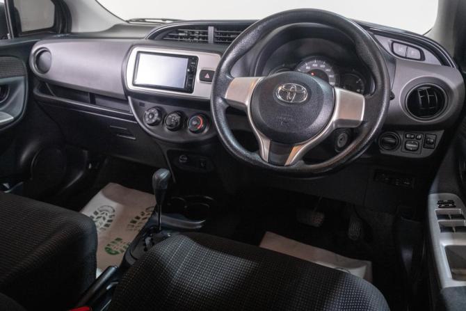 Toyota Vitz III (XP130) с пробегом 2014 года, цена 949 000 рублей, 140200 км, хэтчбек, Автокод Объявления