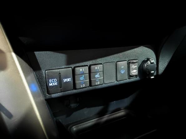 Toyota RAV4 IV (XA40) Рестайлинг с пробегом 2018 года, цена 2 185 000 рублей, 134594 км, внедорожник, Автокод Объявления