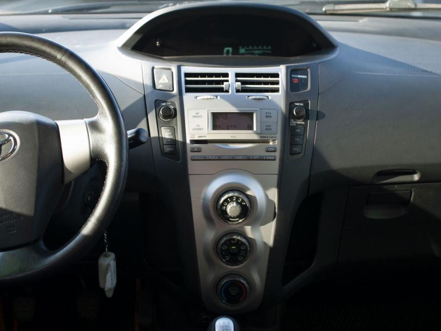 Toyota Yaris II Курган  - изображение 19