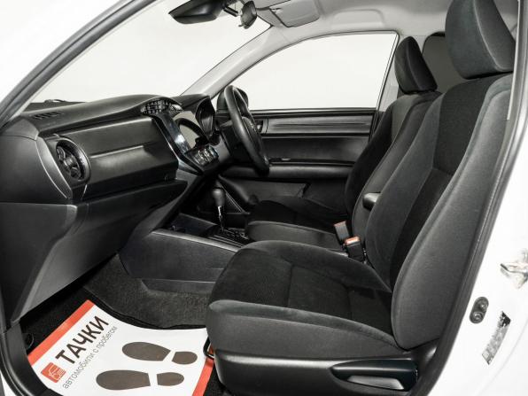 Toyota Corolla XI (E160 E170) Рестайлинг 2 с пробегом 2019 года, цена 1 149 500 рублей, 116653 км, седан, Автокод Объявления