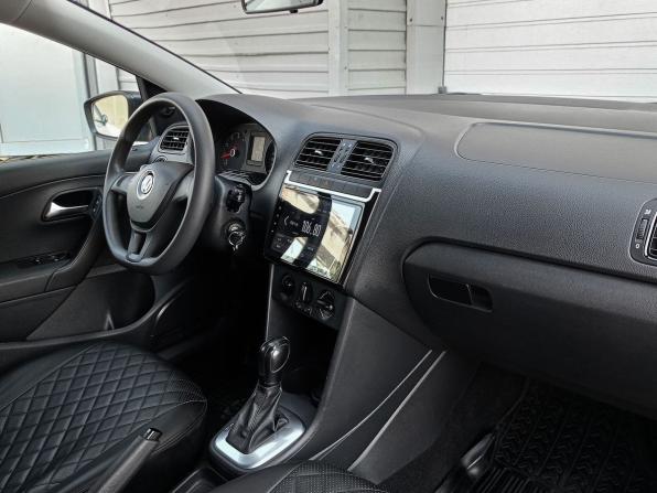 Volkswagen Polo V Рестайлинг с пробегом 2019 года, цена 1 350 500 рублей, 77600 км, седан, Автокод Объявления