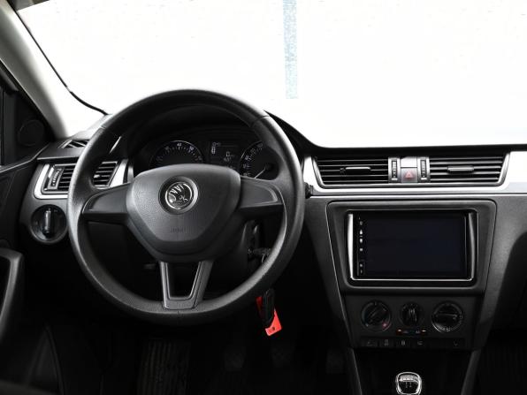 Skoda Rapid I Рестайлинг с пробегом 2017 года, цена 1 019 000 рублей, 203788 км, лифтбек, Автокод Объявления
