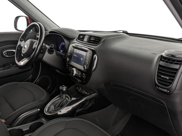 Kia Soul II Рестайлинг с пробегом 2018 года, цена 1 590 000 рублей, 111582 км, хэтчбек, Автокод Объявления