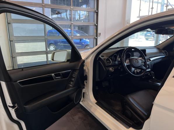 Mercedes-Benz C-Класс III (W204) Рестайлинг с пробегом 2011 года, цена 1 500 000 рублей, 142550 км, седан, Автокод Объявления