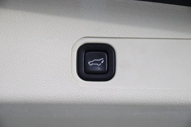 Cadillac Escalade III с пробегом 2013 года, цена 2 460 650 рублей, 316194 км, внедорожник, Автокод Объявления