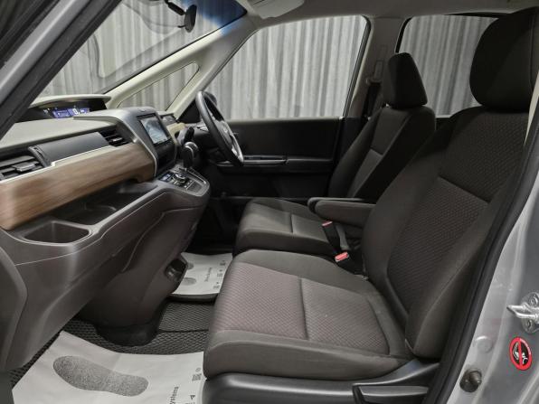 Honda Freed II Рестайлинг с пробегом 2019 года, цена 1 450 000 рублей, 131000 км, компактвэн, Автокод Объявления
