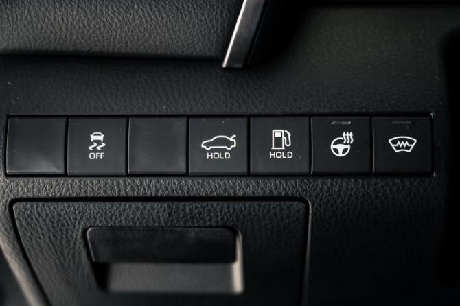 Toyota Camry VIII (XV70) Рестайлинг с пробегом 2021 года, цена 3 250 000 рублей, 61922 км, седан, Автокод Объявления