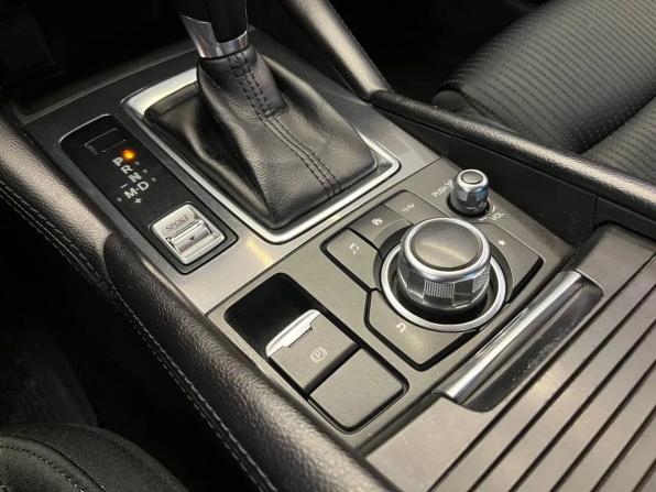 Mazda 6 III (GJ) Рестайлинг с пробегом 2015 года, цена 1 420 000 рублей, 274637 км, седан, Автокод Объявления