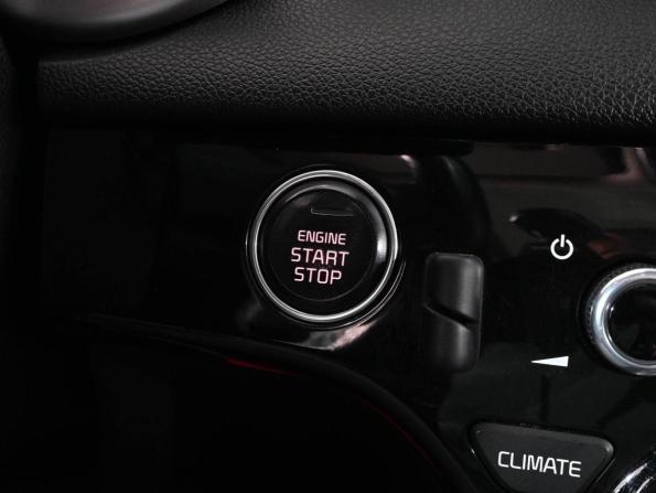Kia Sportage IV Рестайлинг с пробегом 2018 года, цена 2 449 000 рублей, 174804 км, внедорожник, Автокод Объявления