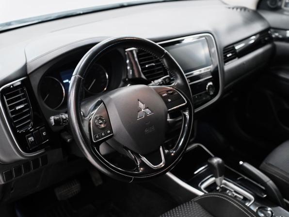 Mitsubishi Outlander III Рестайлинг 3 с пробегом 2018 года, цена 1 819 000 рублей, 136613 км, внедорожник, Автокод Объявления