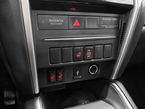 Mitsubishi L200 V Рестайлинг с пробегом 2021 года, цена 2 750 000 рублей, 171600 км, пикап, Автокод Объявления
