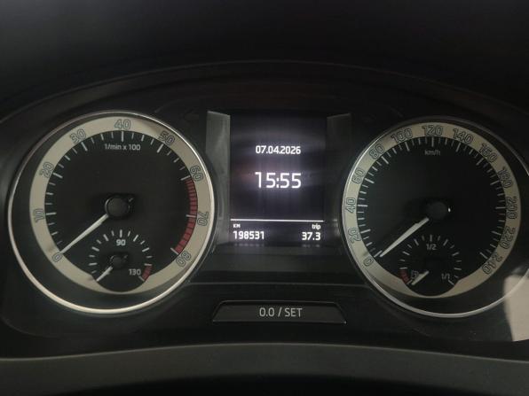 Skoda Rapid I с пробегом 2016 года, цена 1 049 000 рублей, 198531 км, лифтбек, Автокод Объявления