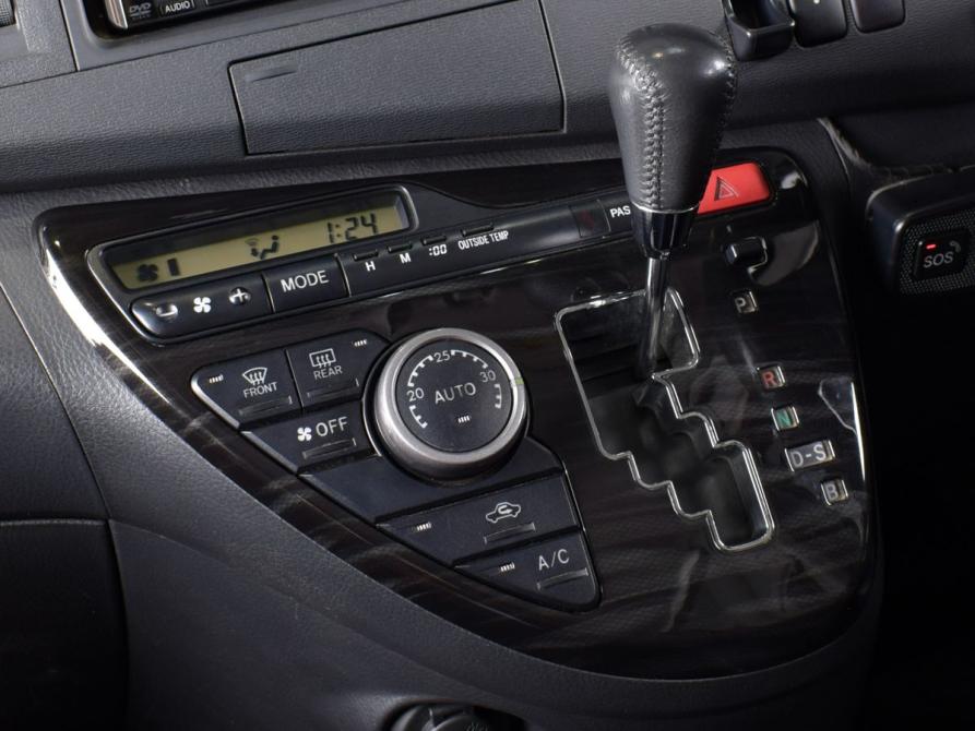 Toyota ISis I Рестайлинг Кемерово  - изображение 18