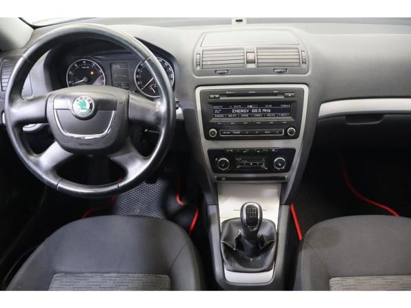 Skoda Octavia II (A5) Рестайлинг с пробегом 2012 года, цена 773 000 рублей, 210959 км, лифтбек, Автокод Объявления