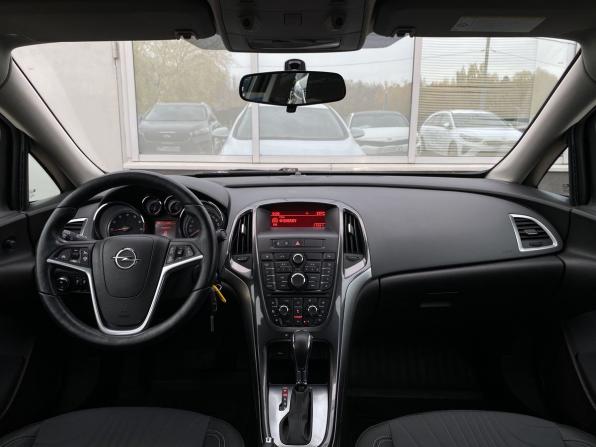 Opel Astra J Рестайлинг с пробегом 2013 года, цена 899 000 рублей, 144330 км, седан, Автокод Объявления