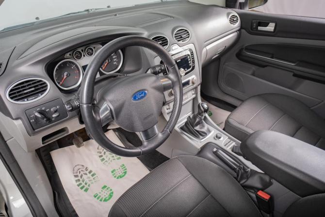 Ford Focus II Рестайлинг с пробегом 2011 года, цена 899 000 рублей, 114100 км, седан, Автокод Объявления