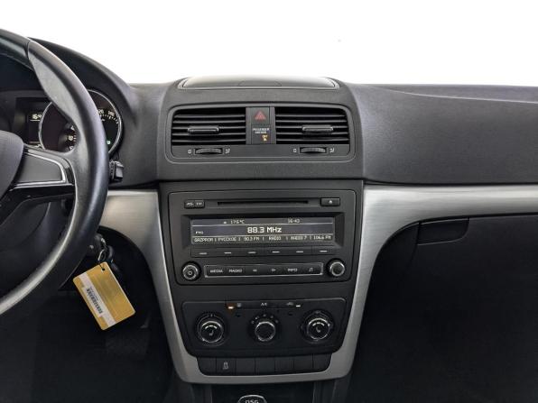 Skoda Yeti I Рестайлинг с пробегом 2014 года, цена 1 240 000 рублей, 102059 км, внедорожник, Автокод Объявления
